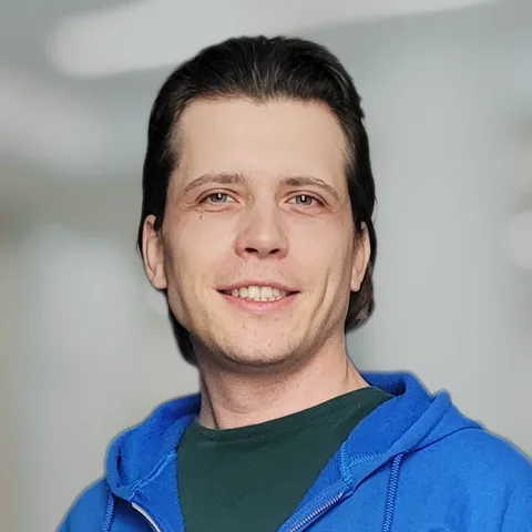 Dmitrii P., TV mounting specialist